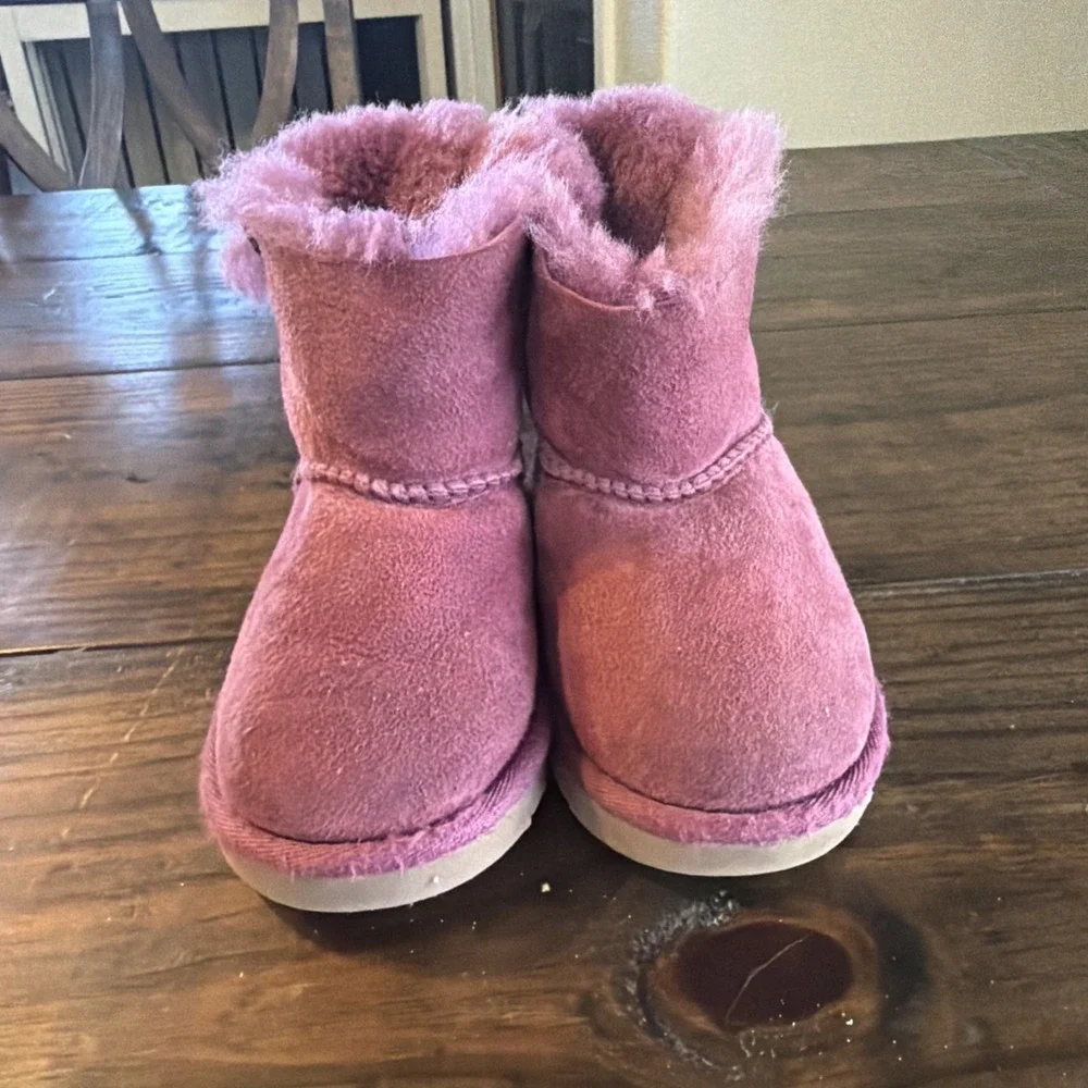 UGG Kids Classic Mini Boots Mauve Purple Suede Shearling Lined Girls Size 8